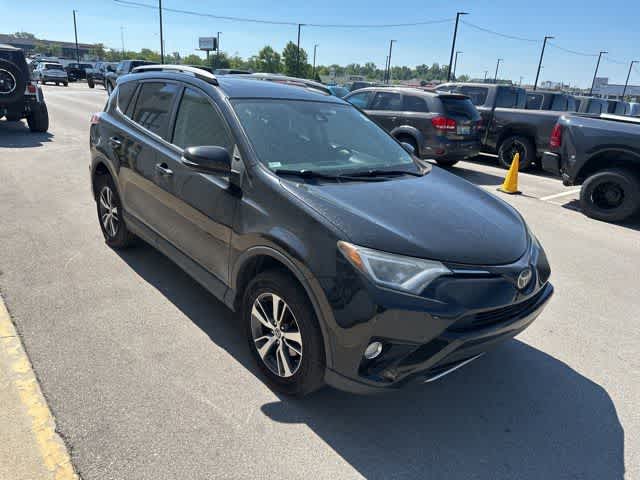 Thumbnail: 2017 Toyota RAV4 - 23