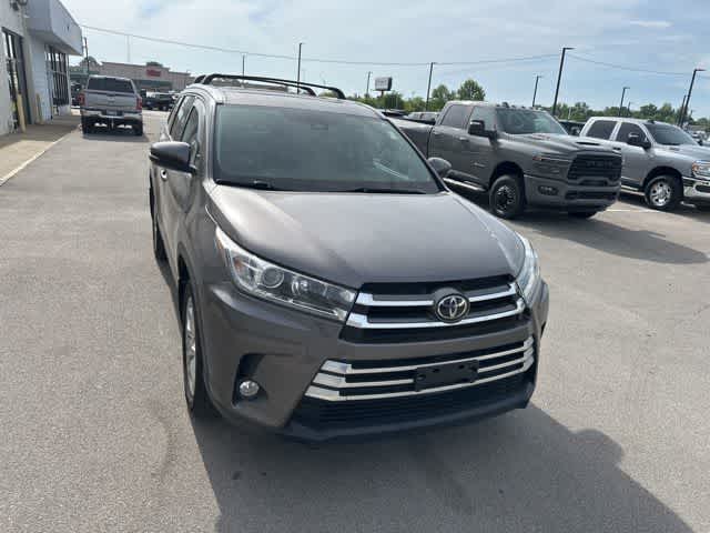 Thumbnail: 2017 Toyota Highlander - 23