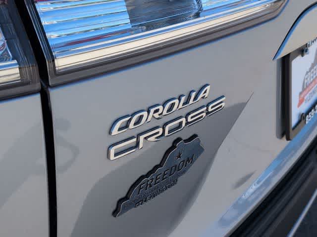 Thumbnail: 2022 Toyota Corolla Cross - 12