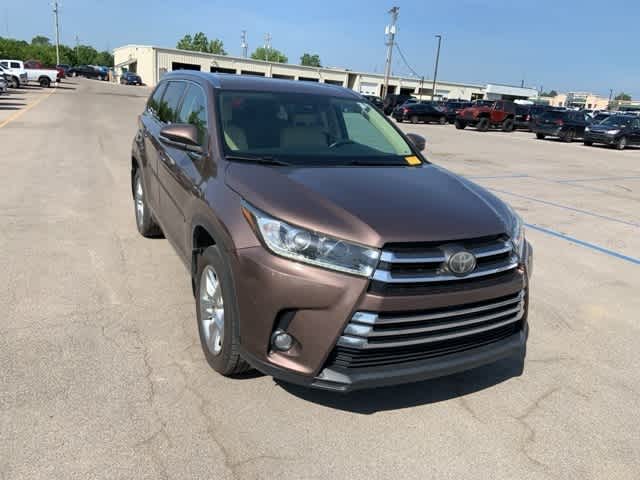 Thumbnail: 2017 Toyota Highlander - 29