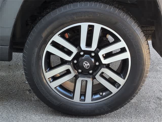 Thumbnail: 2017 Toyota 4Runner - 14