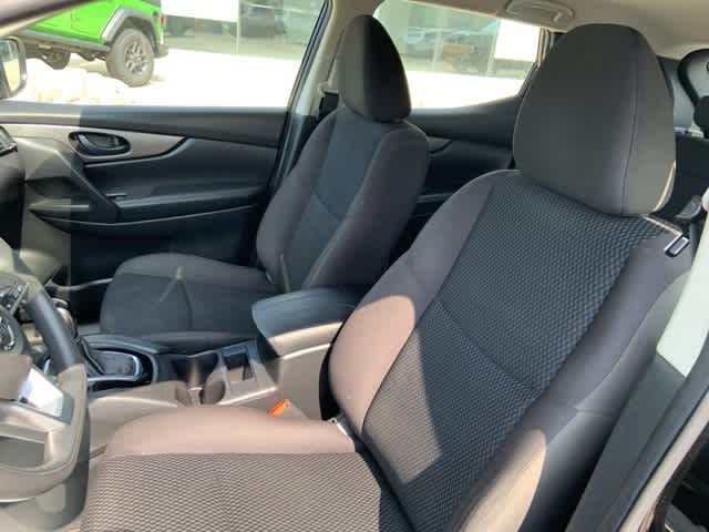 Thumbnail: 2019 Nissan Rogue Sport - 4