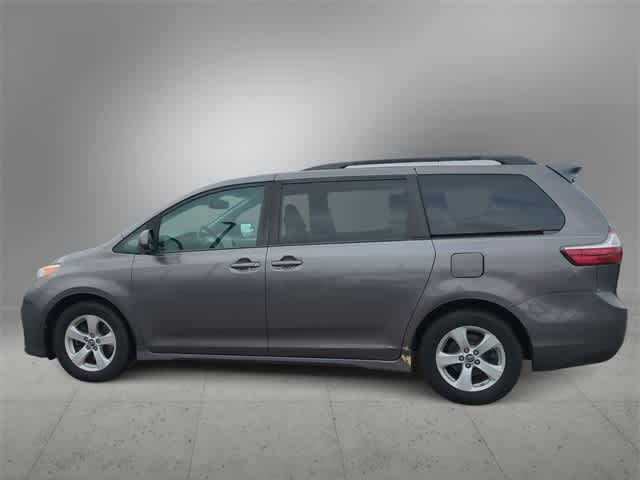 Thumbnail: 2020 Toyota Sienna - 5