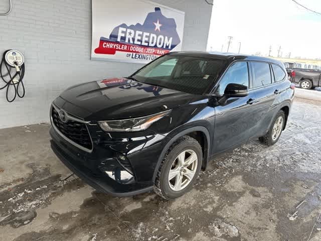 Thumbnail: 2021 Toyota Highlander - 14