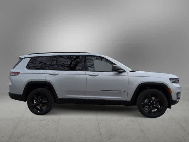 Thumbnail: 2025 Jeep Grand Cherokee L - 9