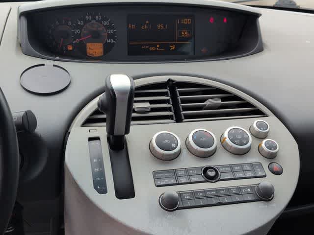 Thumbnail: 2004 Nissan Quest - 27