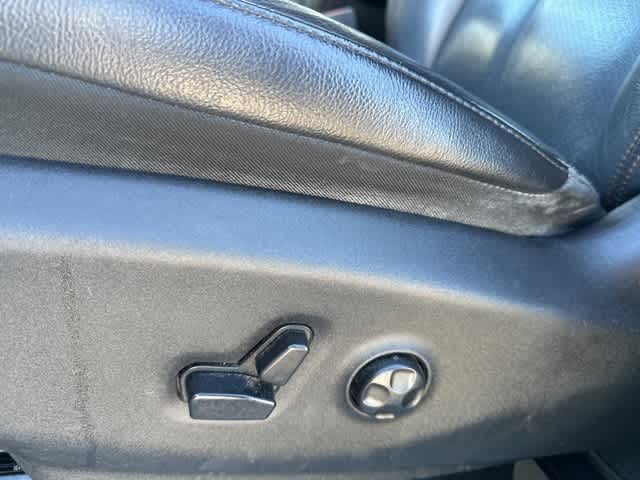 Thumbnail: 2018 Chrysler Pacifica - 8