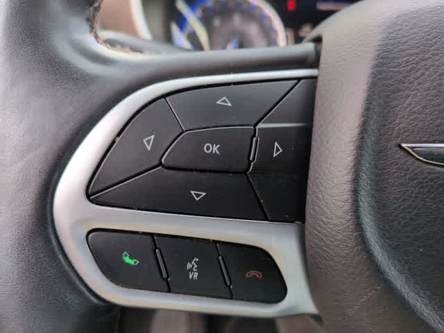 Thumbnail: 2018 Chrysler Pacifica - 23