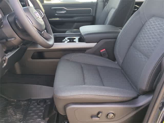 Thumbnail: 2026 RAM 1500 - 17