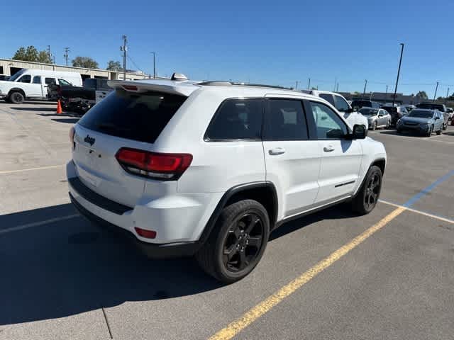 Thumbnail: 2020 Jeep Grand Cherokee - 17