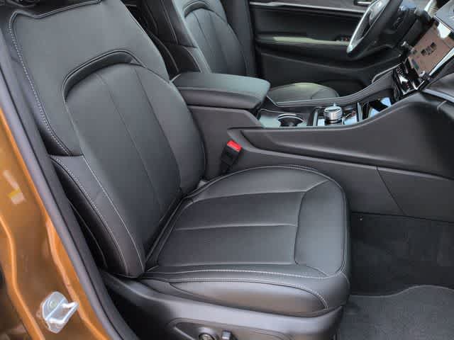 Thumbnail: 2026 Jeep Grand Cherokee - 23