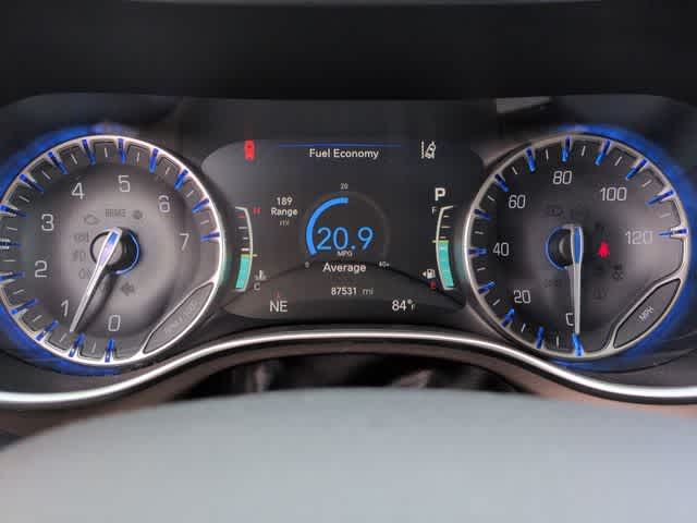 Thumbnail: 2018 Chrysler Pacifica - 33