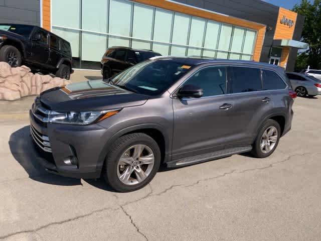 Thumbnail: 2018 Toyota Highlander - 18