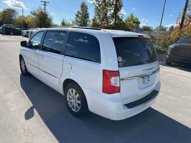 Thumbnail: 2012 Chrysler Town & Country - 12