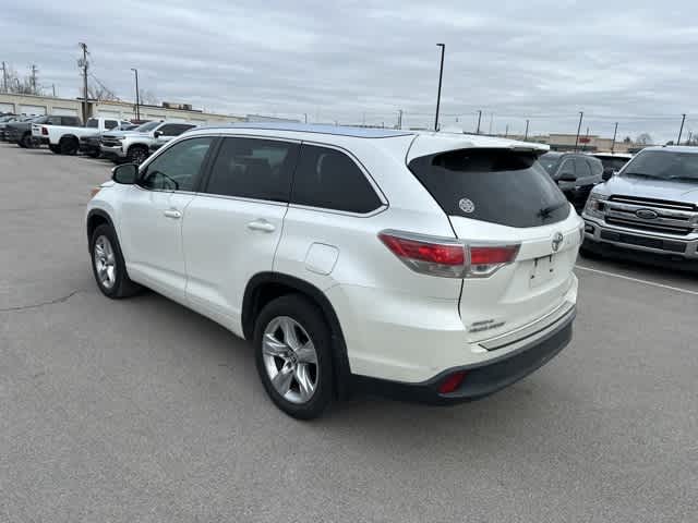 Thumbnail: 2016 Toyota Highlander - 17