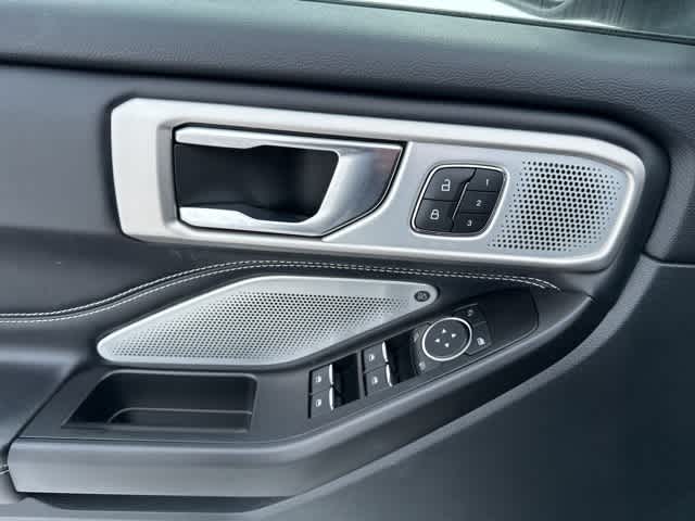 Thumbnail: 2020 Ford Explorer - 14