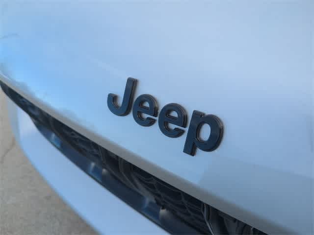 Thumbnail: 2025 Jeep Grand Cherokee - 12