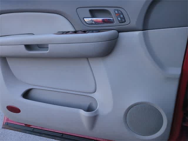 Thumbnail: 2008 Chevrolet Tahoe - 31