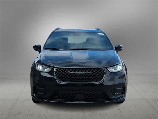 Thumbnail: 2026 Chrysler Pacifica - 3