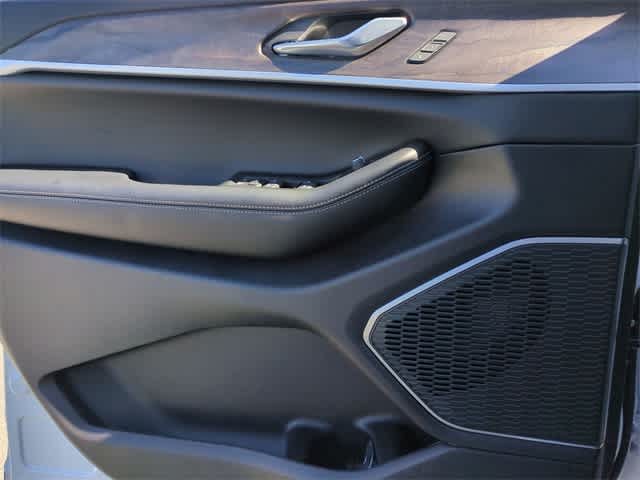 Thumbnail: 2025 Jeep Grand Cherokee - 31