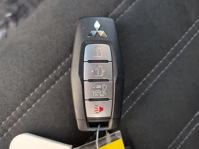 Thumbnail: 2024 Mitsubishi Outlander - 34