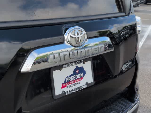 Thumbnail: 2015 Toyota 4Runner - 13