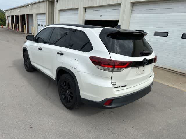 Thumbnail: 2019 Toyota Highlander - 16
