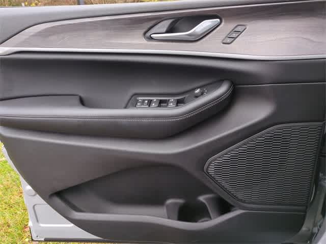 Thumbnail: 2025 Jeep Grand Cherokee L - 31