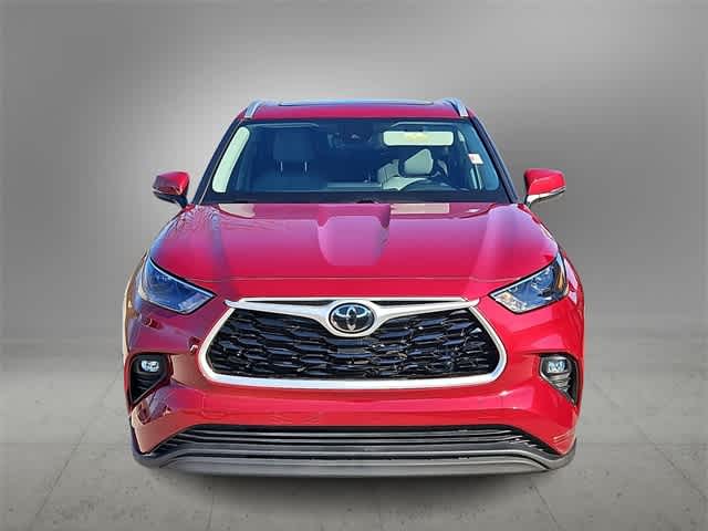 Thumbnail: 2022 Toyota Highlander - 3