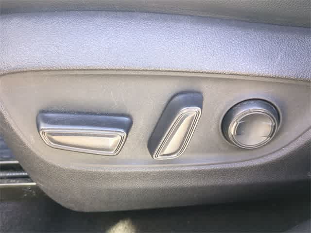 Thumbnail: 2020 Toyota Highlander - 18