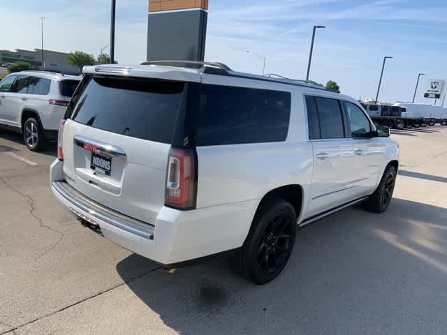 Thumbnail: 2017 GMC Yukon XL - 29