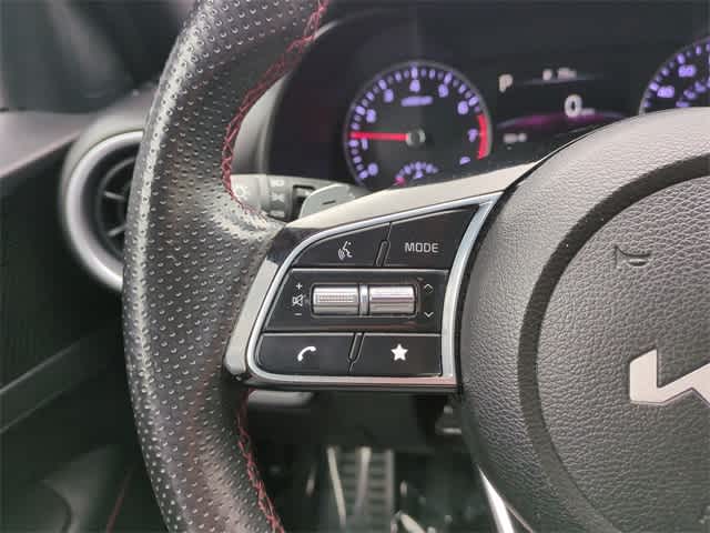 Thumbnail: 2023 Kia Forte - 24