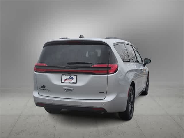 Thumbnail: 2026 Chrysler Pacifica - 7