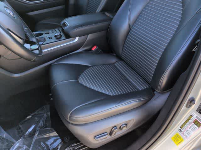 Thumbnail: 2021 Toyota Highlander - 16