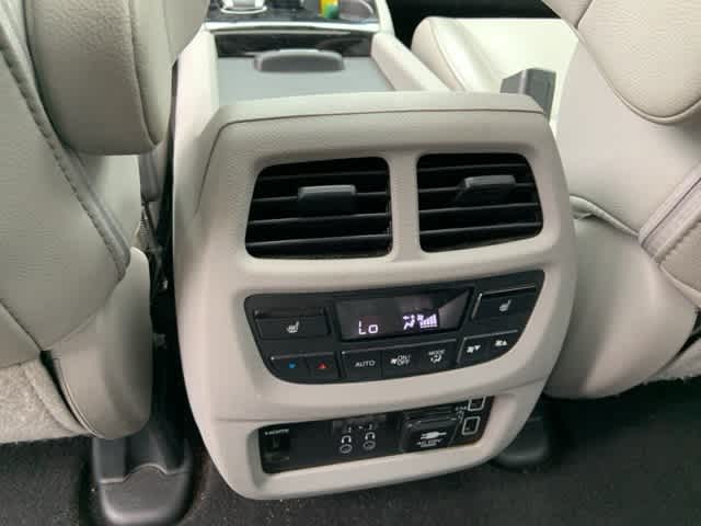 Thumbnail: 2019 Honda Pilot - 13