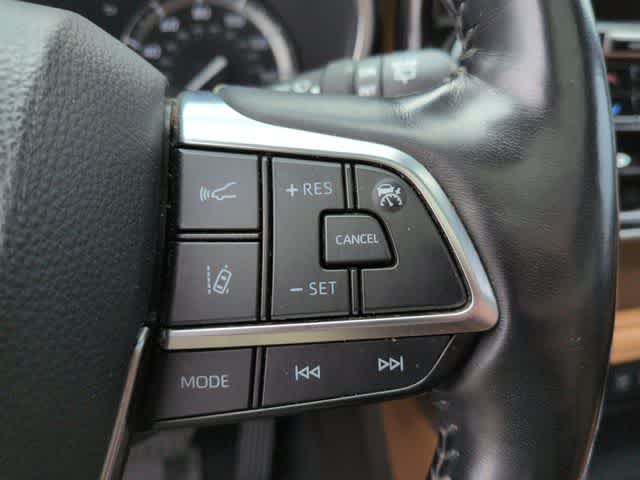 Thumbnail: 2020 Toyota Highlander - 26