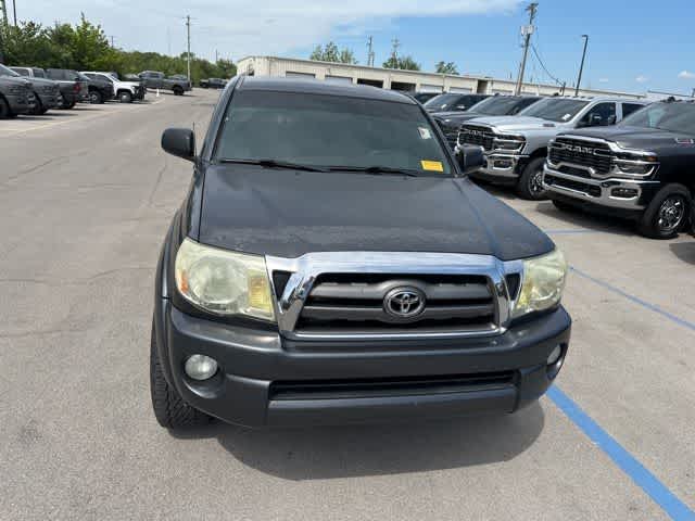 Thumbnail: 2010 Toyota Tacoma - 25
