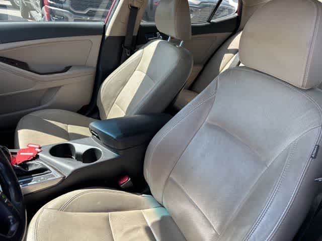 Thumbnail: 2012 Kia Optima - 4