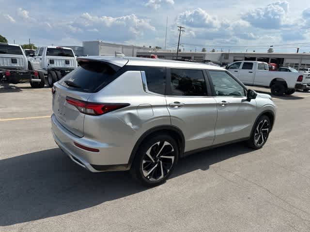 Thumbnail: 2022 Mitsubishi Outlander - 24