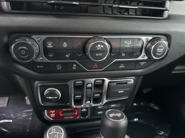 Thumbnail: 2026 Jeep Wrangler - 5