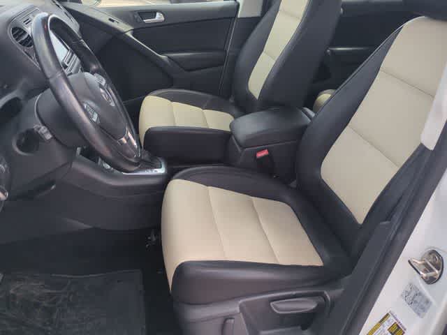 Thumbnail: 2017 Volkswagen Tiguan - 15