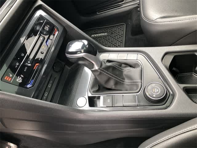 Thumbnail: 2022 Volkswagen Tiguan - 14