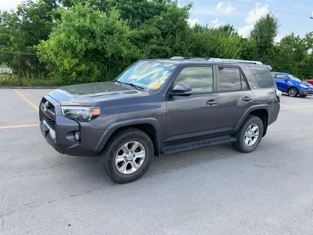 Thumbnail: 2015 Toyota 4Runner - 13