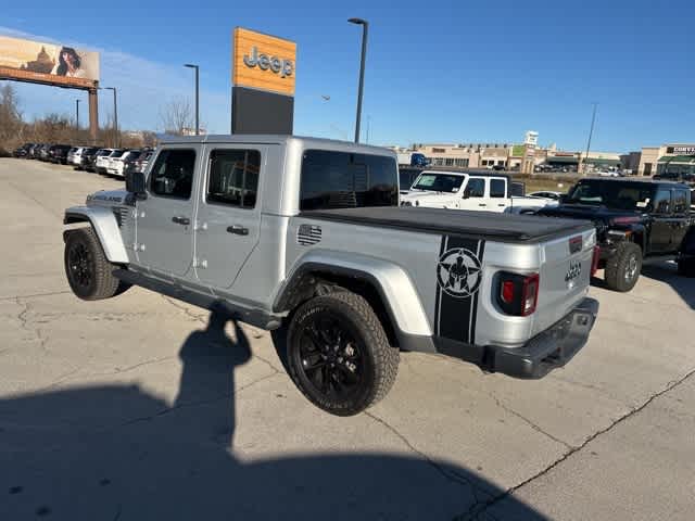 Thumbnail: 2023 Jeep Gladiator - 17