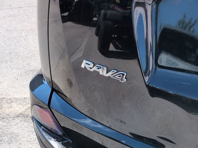 Thumbnail: 2018 Toyota RAV4 - 13
