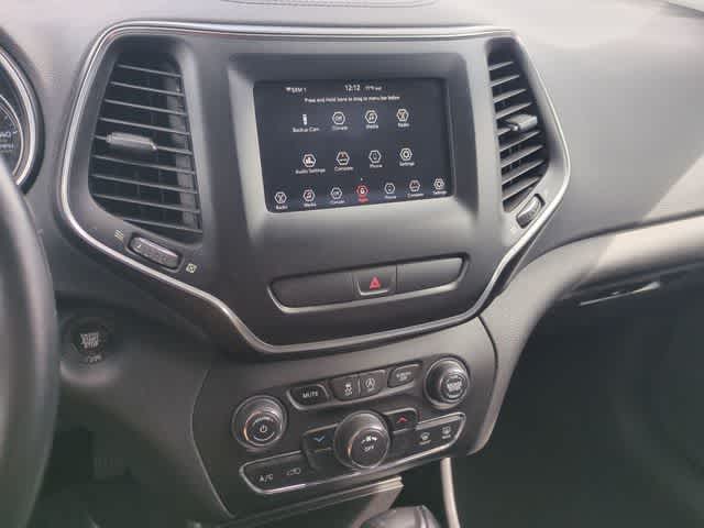 Thumbnail: 2019 Jeep Cherokee - 28