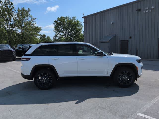 Thumbnail: 2026 Jeep Grand Cherokee - 9