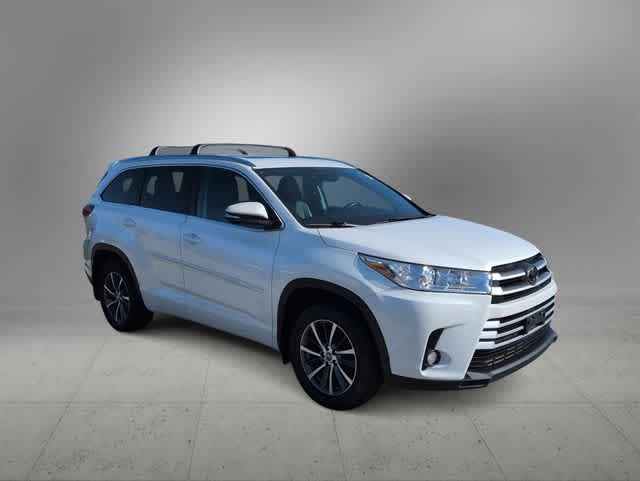 Thumbnail: 2017 Toyota Highlander - 2