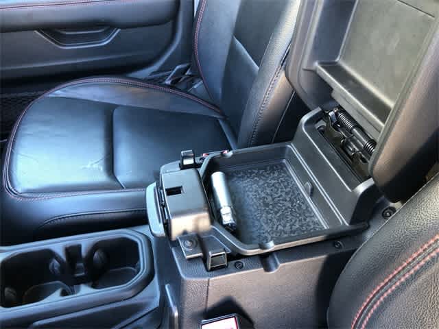 Thumbnail: 2019 Jeep Wrangler - 15