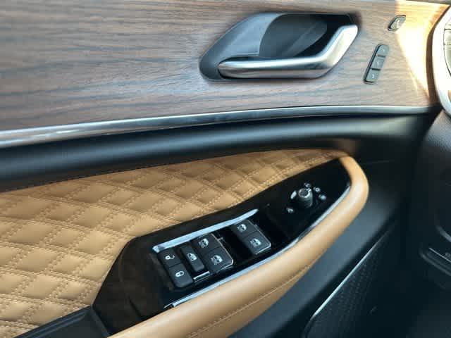 Thumbnail: 2022 Jeep Grand Cherokee - 13